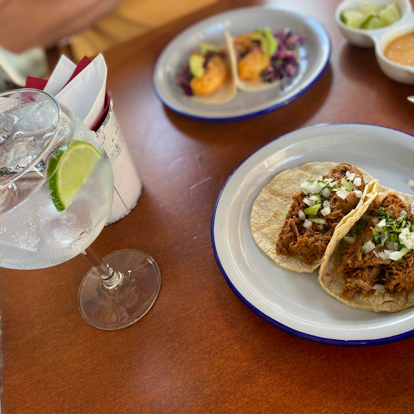 beef tacos with a large gin and tonic